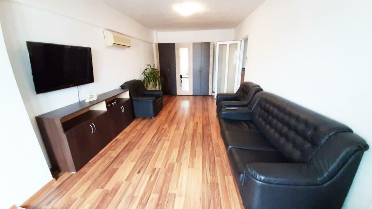 باكاو Ultracentral - Apartament Modern - Panoramic View المظهر الخارجي الصورة