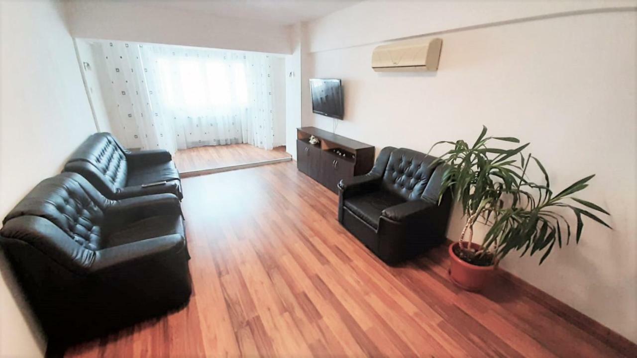 باكاو Ultracentral - Apartament Modern - Panoramic View المظهر الخارجي الصورة